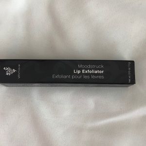 Younique Lip exfoliator